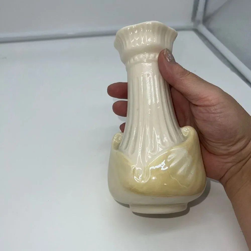 Belleek 1950s Vintage Moore Vase